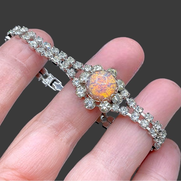 🌺Vintage Rhinestone & Opal Glass Bracelet - Picture 7 of 11